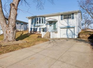 5423 S 122nd St, Omaha, NE 68137