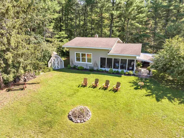 N2807 Rustic Dr, Clintonville, WI 54929