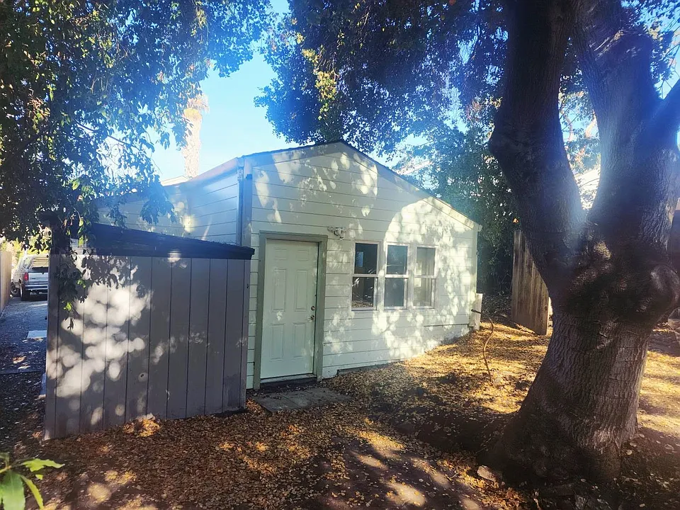 Kuhnle Ave
