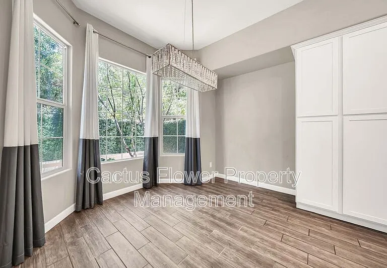 3067 N 33rd Pl — Photo 10