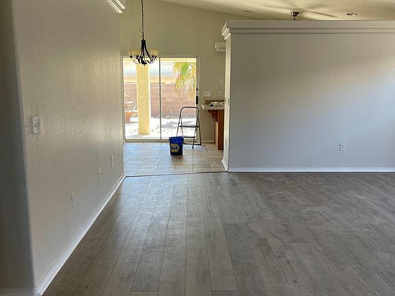 4th image of 9050 S Emory Oak Dr