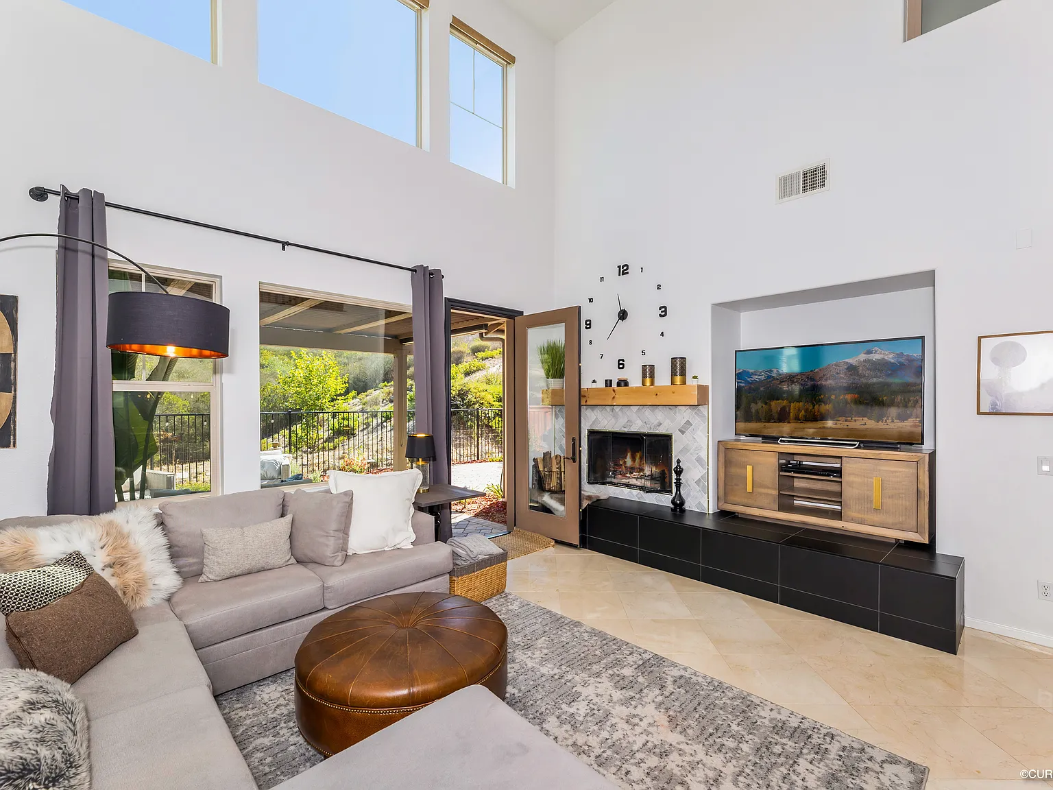 5 bed, 3539 sqft, $11,500 — Photo 4