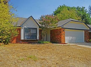 2916 Creekwood Ln, Fort Worth, TX 76123