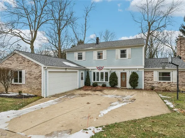 245 Greenbriar Dr, Aurora, OH 44202