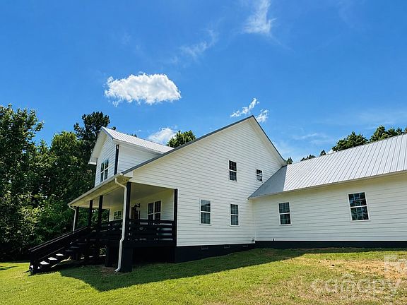 3rd image of 4001 Shelley Rd
