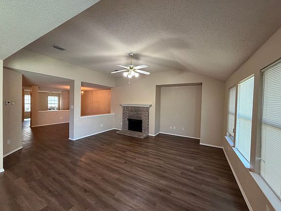 2nd image of 111 Palm Dr