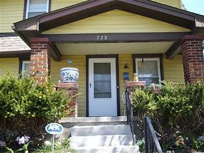 3rd image of 728 Crestmore Ave