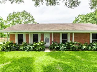 11 S Amburn Rd, Texas City, TX 77591