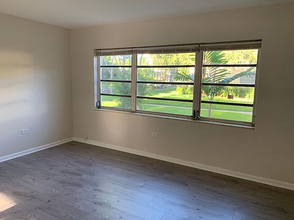 2nd image of 438 Malaga Ave APT 2