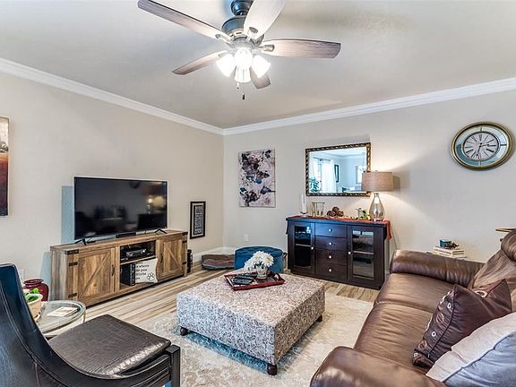 5th image of 1404 Hereford Dr