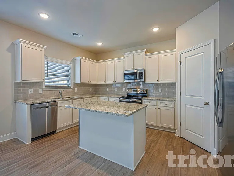 503 Slyfox Ln — Photo 4