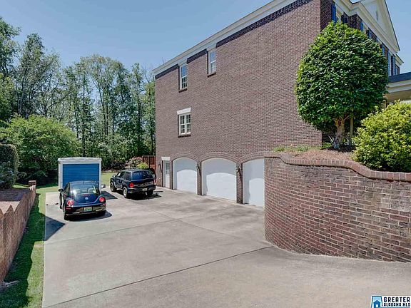 3rd image of 654 Founders Park Dr W