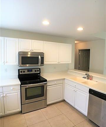 3rd image of 3270 41st Ave NE