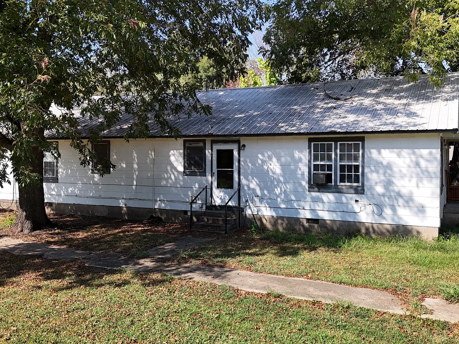 2 bed, 2.0 bath, 2201 sqft, $875 — Photo 3