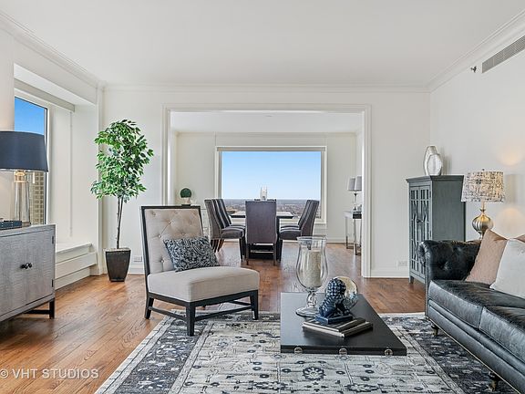 5th image of 161 E Chicago Ave Unit 32DE