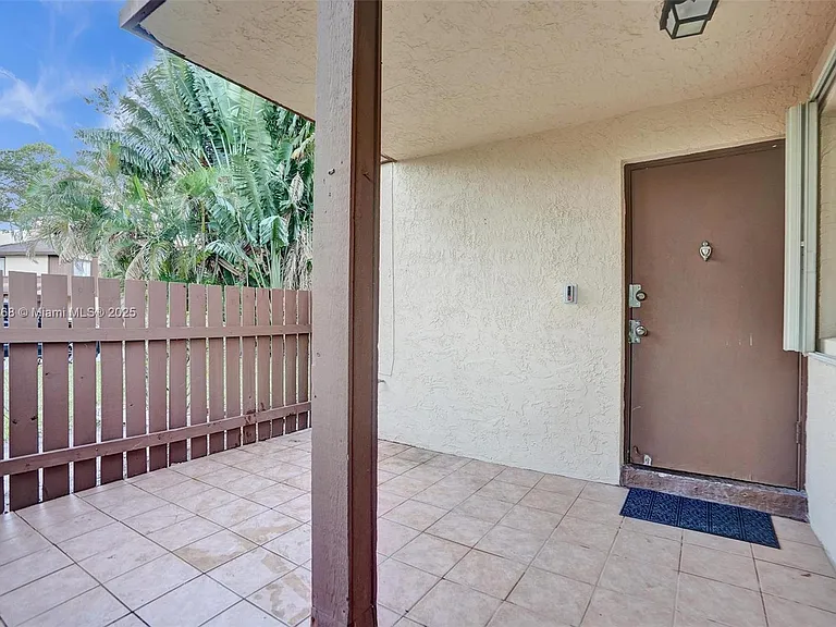 1233 Hampton Blvd — Photo 32