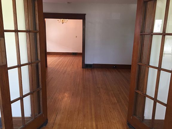 4th image of 187 Norwalk Ave #1