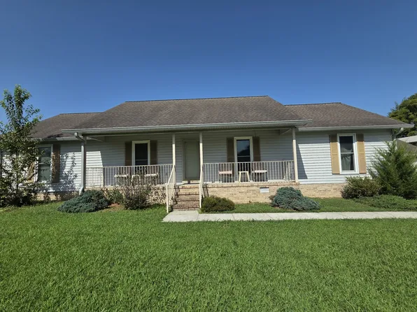 205 Virginia Dr, Tullahoma, TN 37388