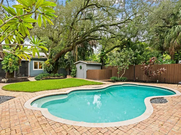825 SW 4th Court, Fort Lauderdale, FL 33312