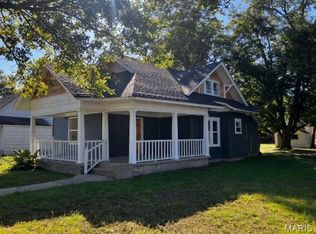 300 S Main St, Gideon, MO 63848