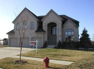 24652 Cavendish Ave E, Novi, MI