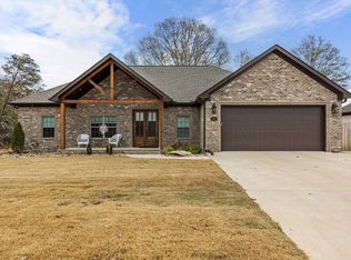 1201 Glendora Ave, Tuscumbia, AL 35674