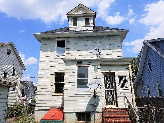 5th image of 756-758 Floral Ave