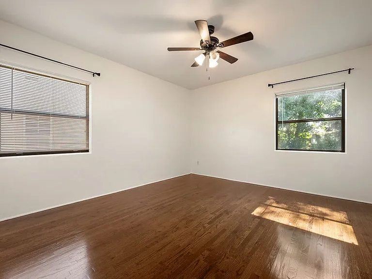 4735 Valencia Dr #FRONT — Photo 18
