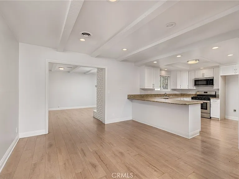 2336 La Linda Pl — Photo 8