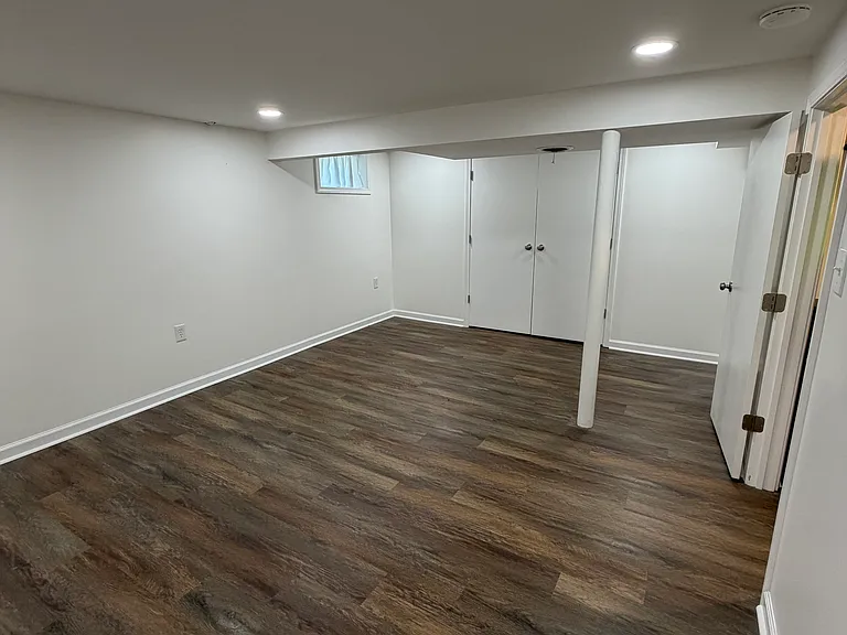 Bedroom 5 (basement)