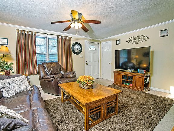 3rd image of 102 Lupo Dr