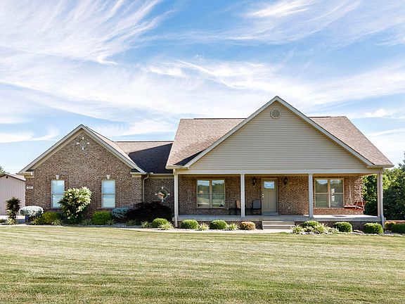 3rd image of 260 Angela Dr