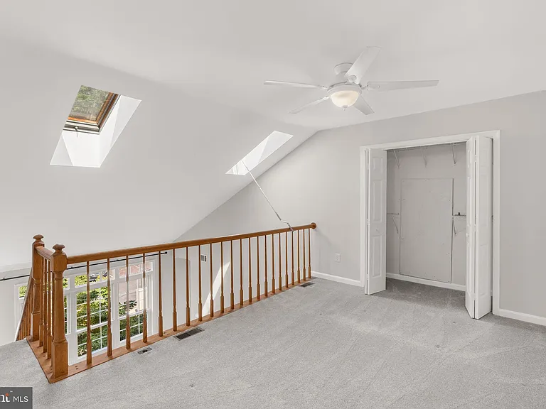 2221 Lovedale Ln #I — Photo 7