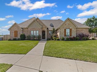 1611 Hawthorne St, Cleburne, TX 76033