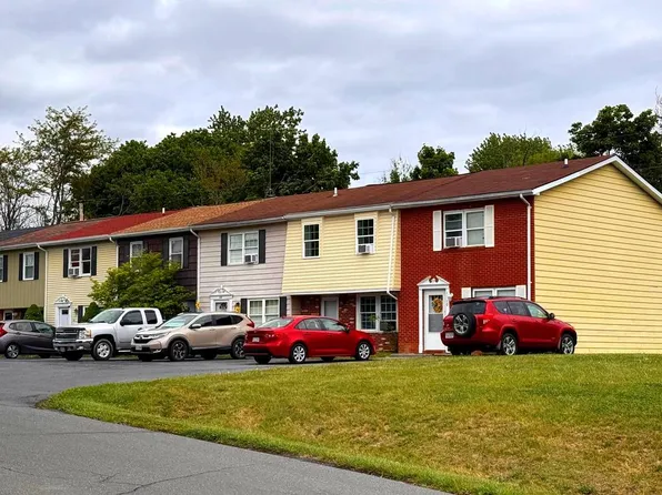 1114 Ravenwood Rd, Stephens City, VA 22655
