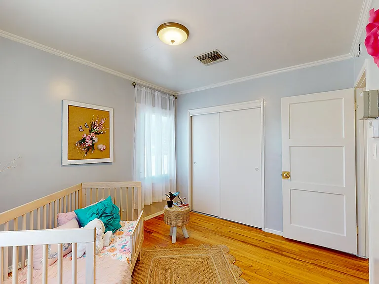 7827 Rhodes Ave — Photo 10