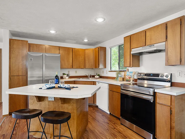 8213 N Colton St — Photo 5