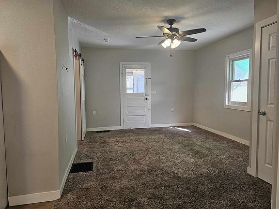 4th image of 920 Grand Blvd