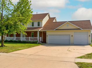 6751 Eagle Ridge Dr, Johnston, IA 50131