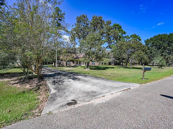 3rd image of 1302 Mere Dr