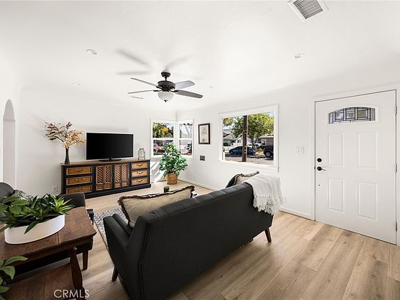 4th image of 5132 Lincoln Ave