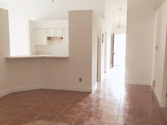 5th image of 7917 N Winterwood Cir