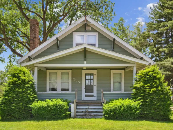 512 W Mission St, Strawberry Point, IA 52076
