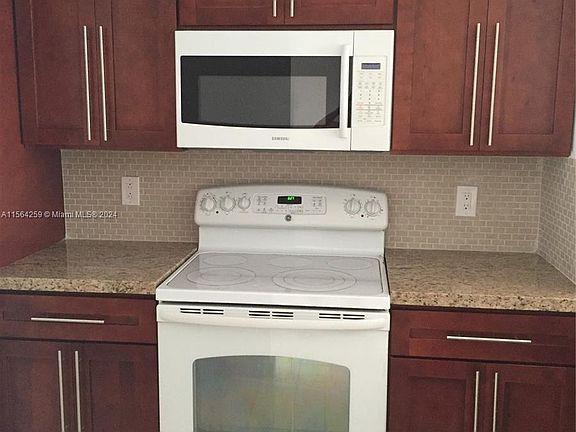 3rd image of 315 NW 109th Ave APT 209
