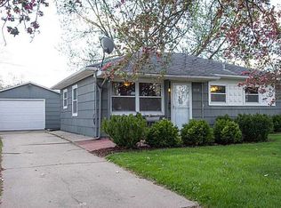 3710 Richmond Rd NE, Cedar Rapids, IA 52402