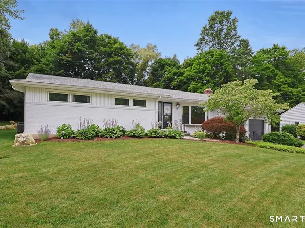 19 Tanglewood Road, West Hartford, CT 06117