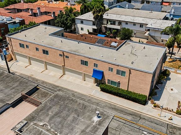 3rd image of 2622 Vanderbilt Ln