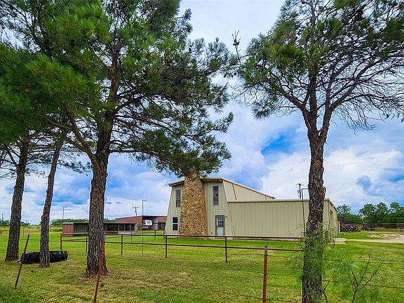 3rd image of 2302 County Road 131