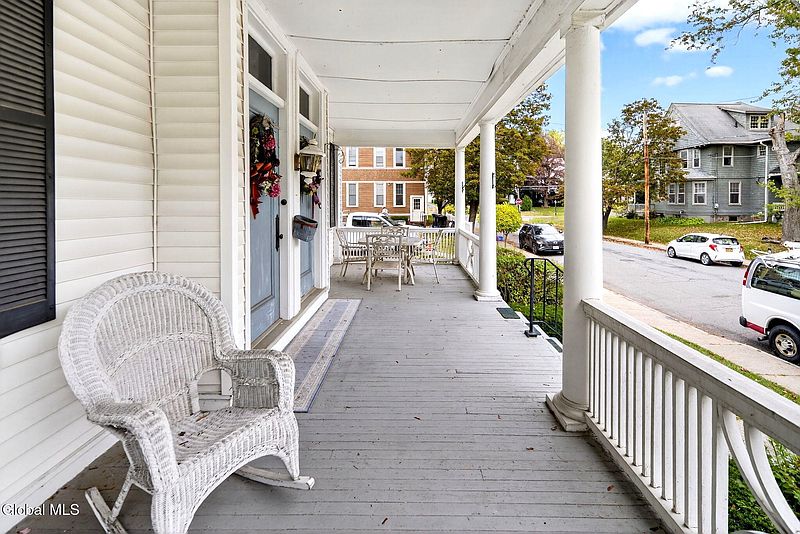 2nd image of 6 Hawthorne Avenue