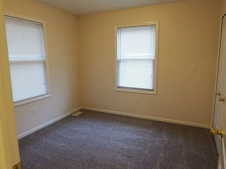 3029 Charing Cross Rd — Photo 6